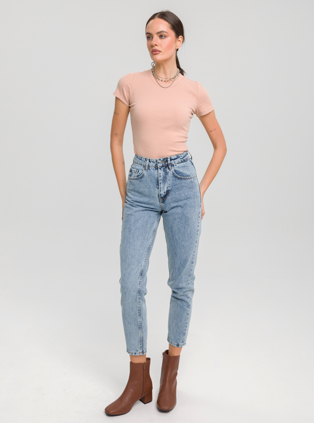 Jeansy damskie Mom Fit 4348 z wysokim stanem 2