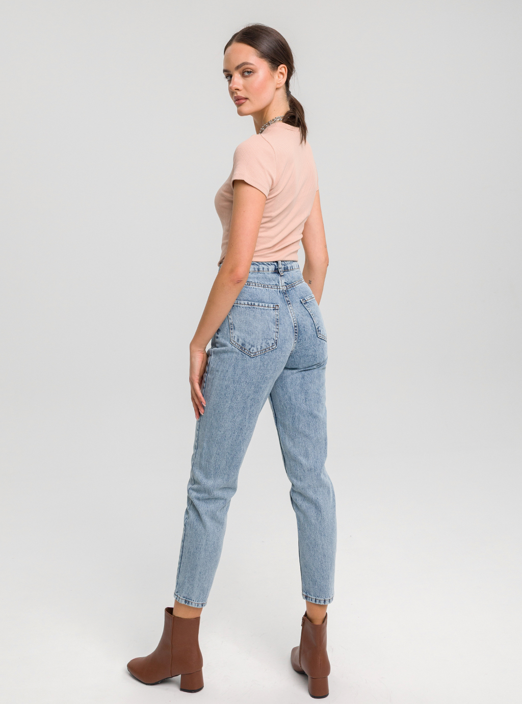 Jeansy damskie Mom Fit 4348 z wysokim stanem 4