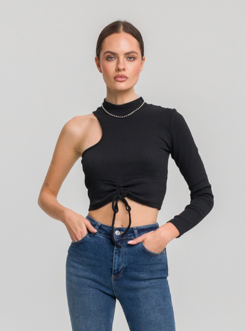 ASYM - Czarny top asymetryczny z jednym rękawem 