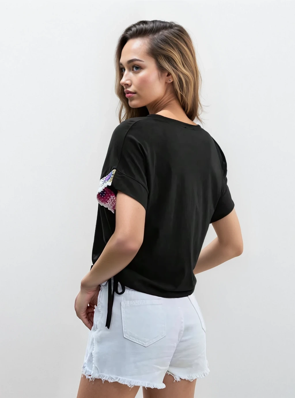 BOHO - bluzka z kolorowymi rękawkami i troczkami - czarna  3