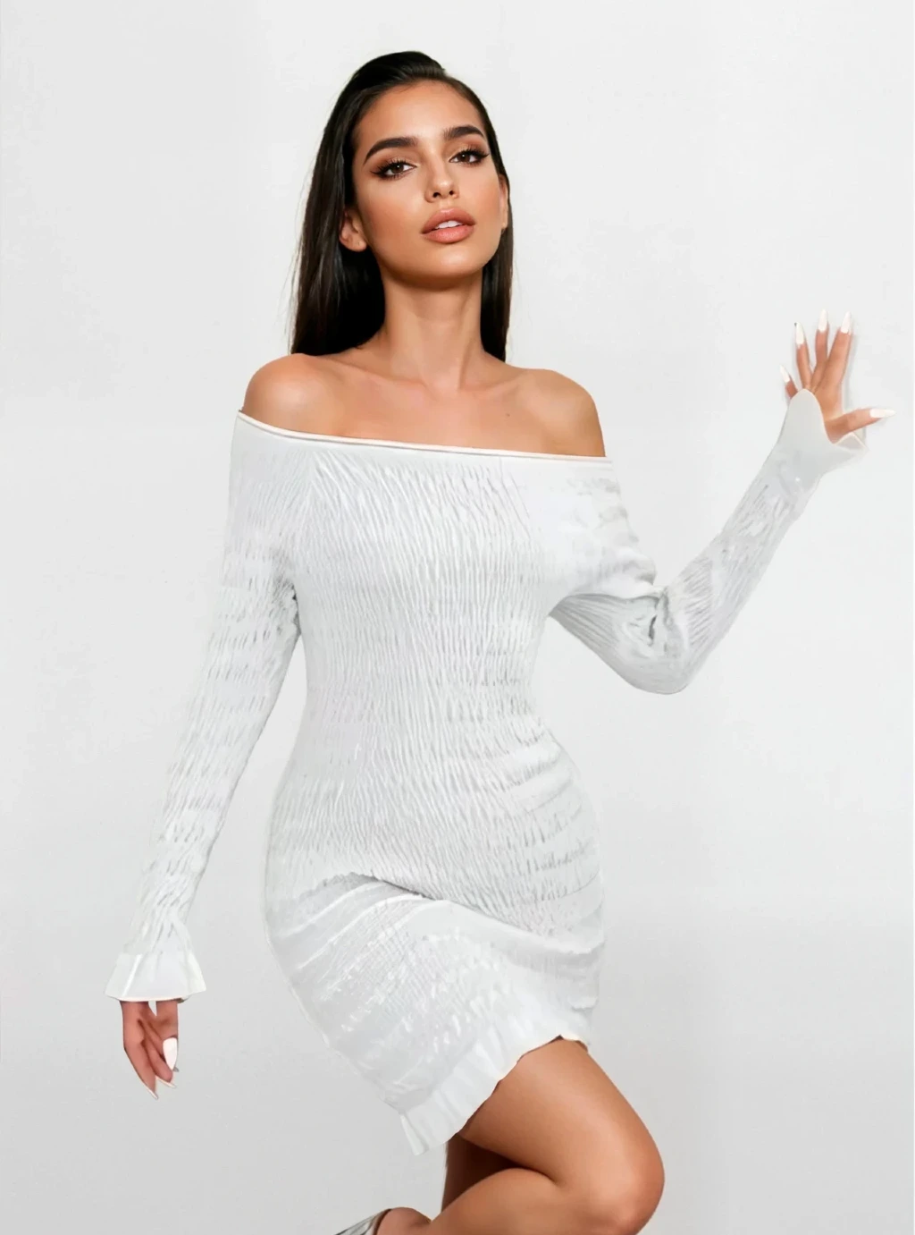 PERII - sukienka dzianinowa z marszczeniami - biała 2