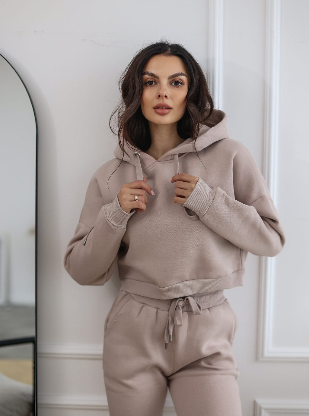 Bluza krótka Short z kapturem kolor beżowy 2