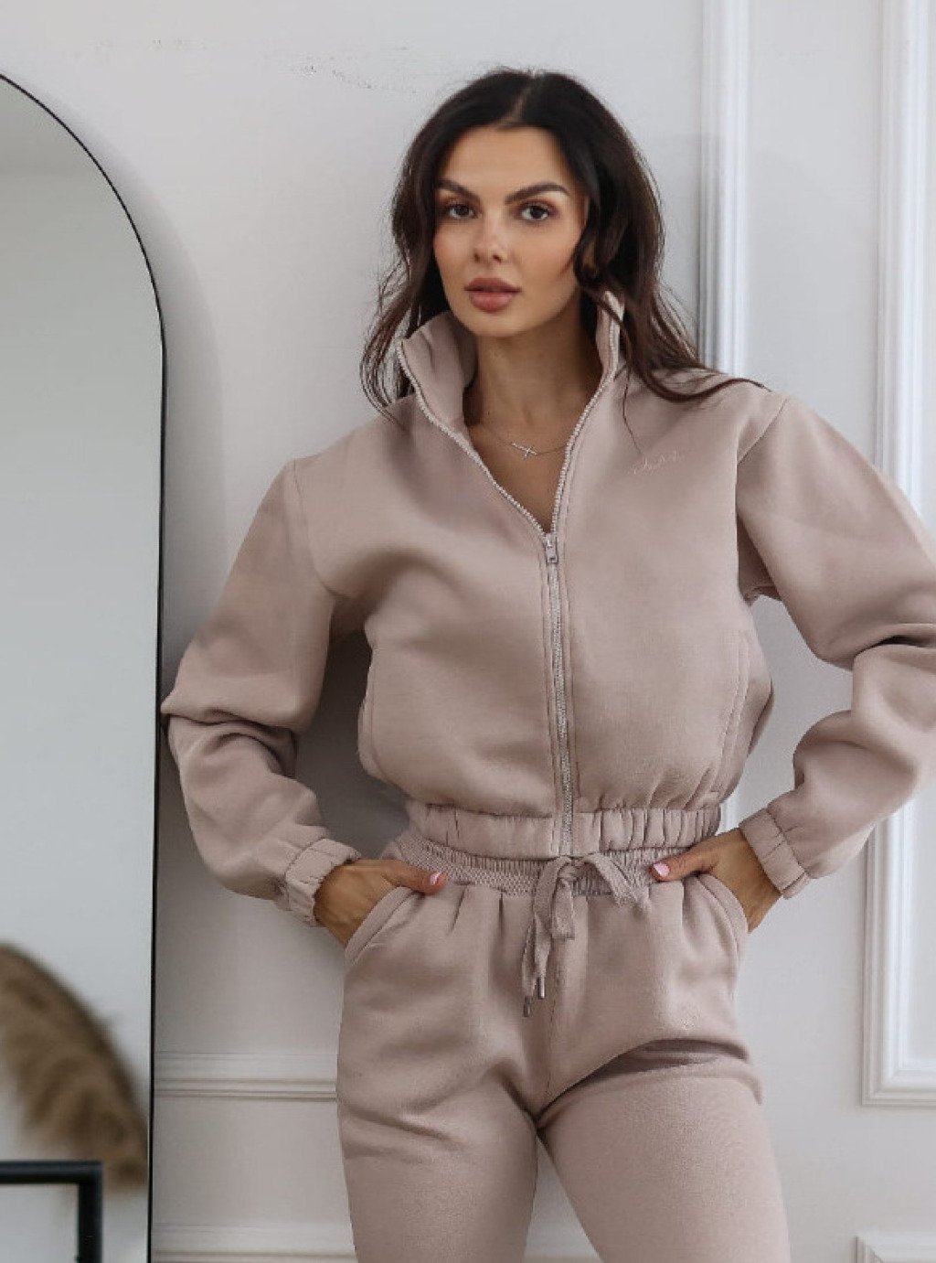 Bluza krótka ZIP z suwakiem i ze stójką kolor beżowy