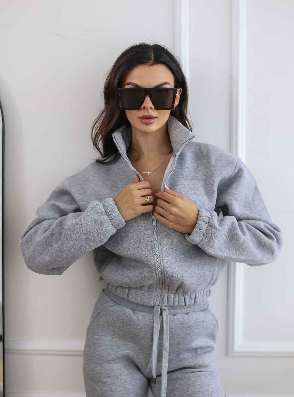 Bluza krótka ZIP z suwakiem i ze stójką kolor szary