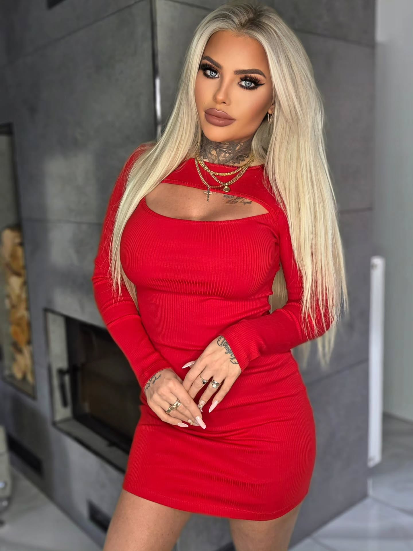 Rio - dopasowana sukienka z prążkowanej dzianiny z długim rękawem przed kolano czerwona 6