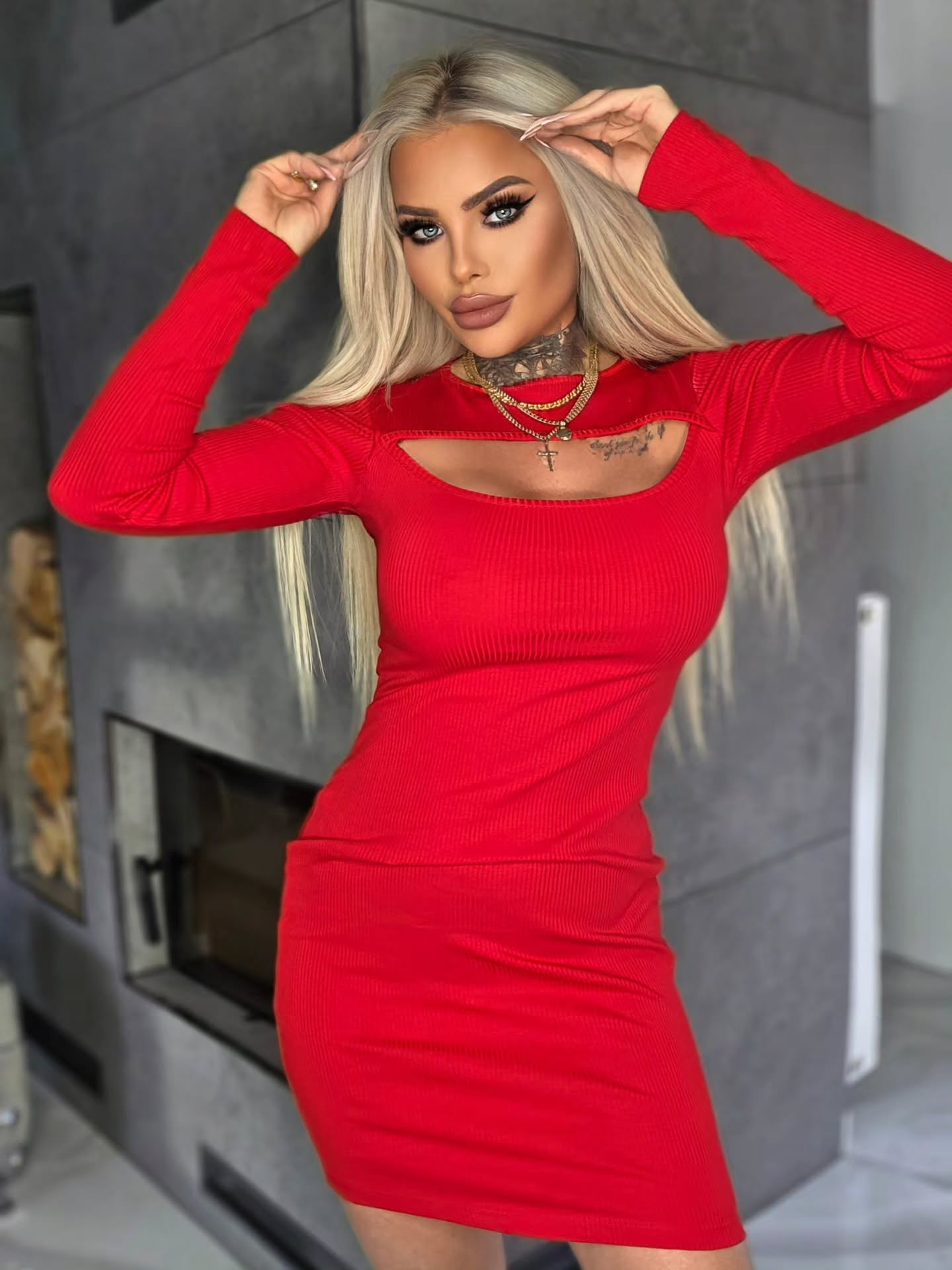 Rio - dopasowana sukienka z prążkowanej dzianiny z długim rękawem przed kolano czerwona 7