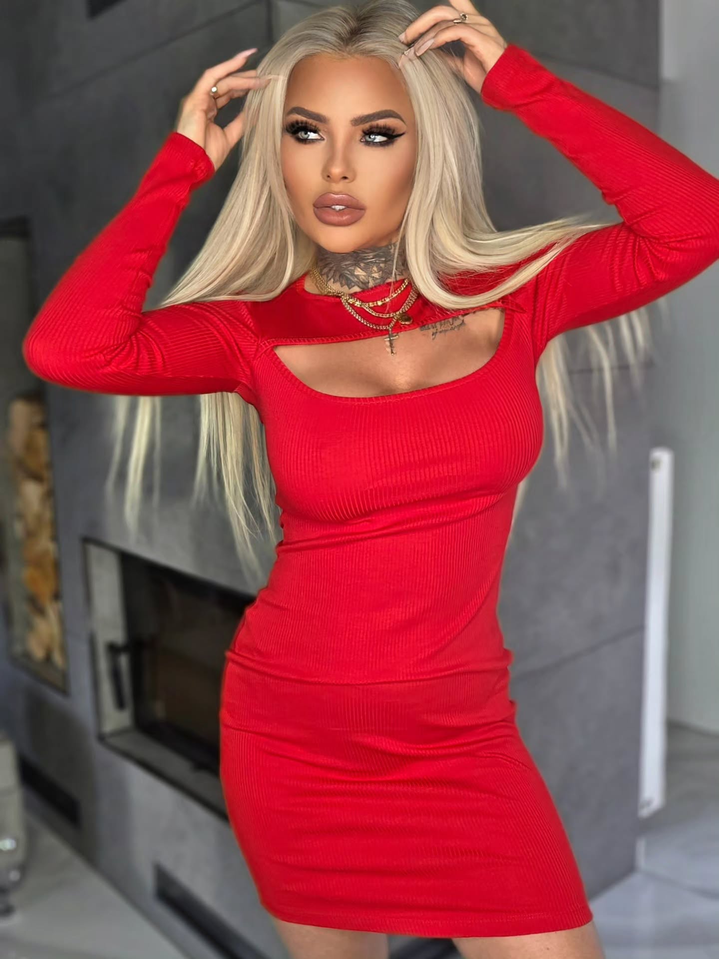 Rio - dopasowana sukienka z prążkowanej dzianiny z długim rękawem przed kolano czerwona 9