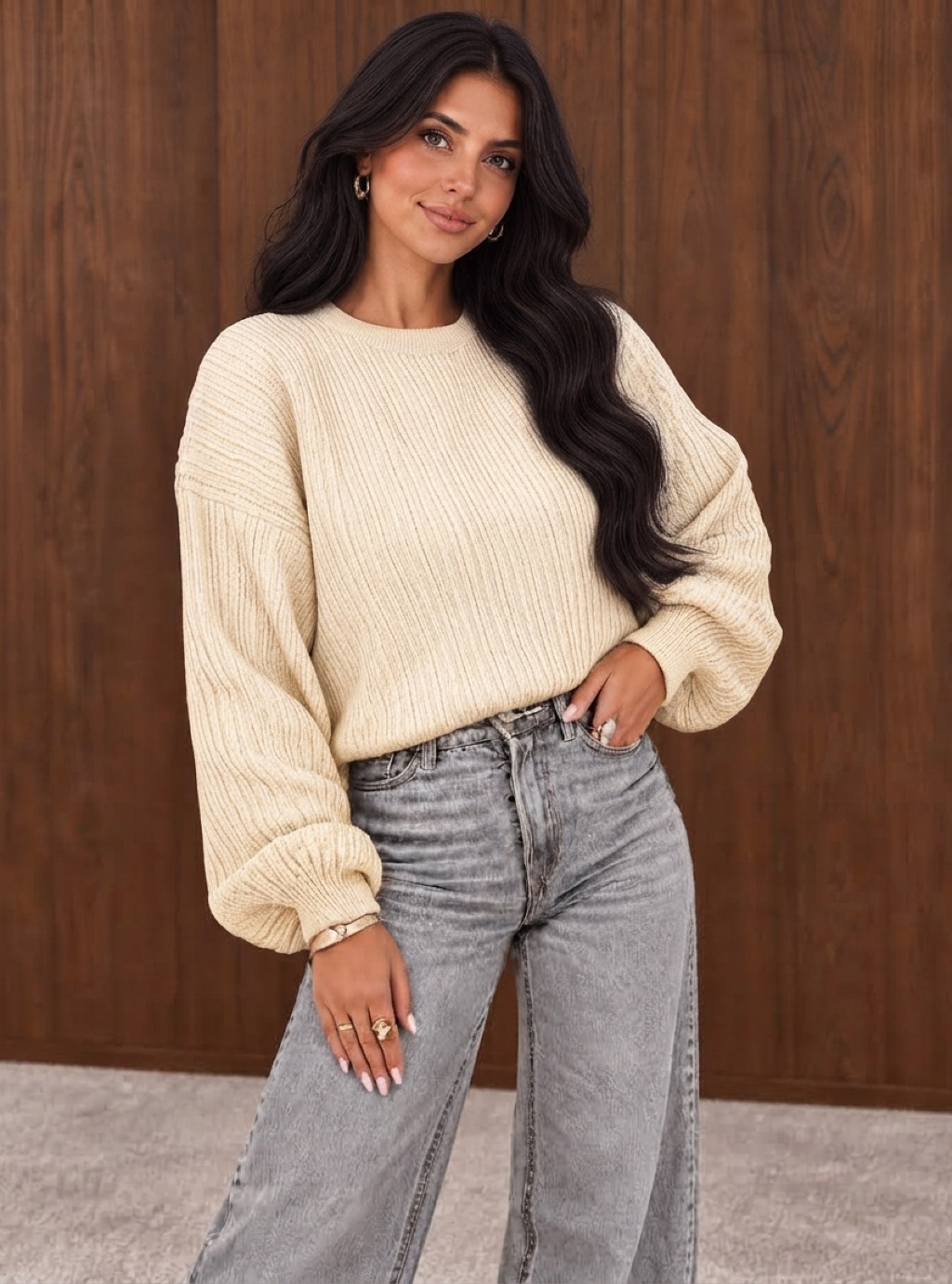Comfy - sweter damski oversize z prążkowanej dzianiny z długim rękawem - ecru