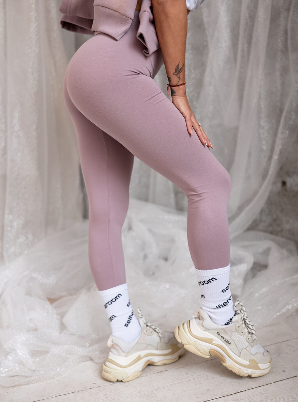 Anteia- dopasowane legginsy z nadrukiem- lila 21